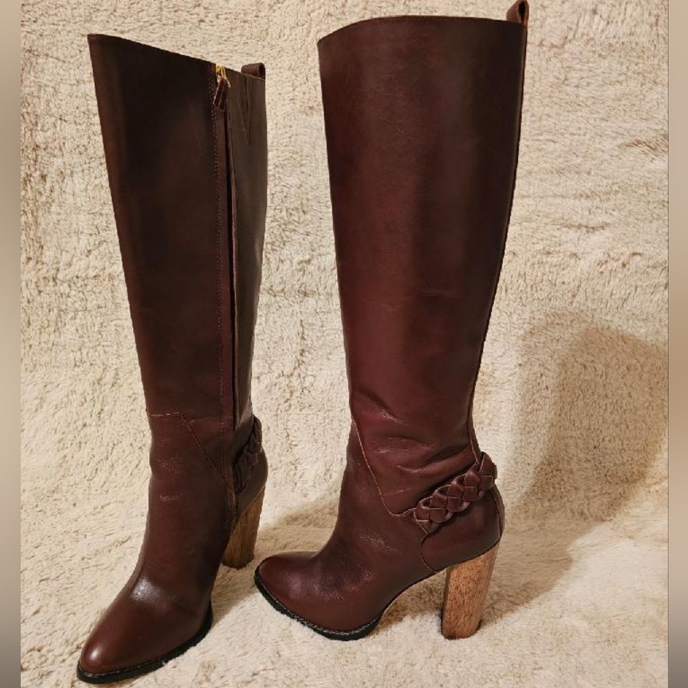 Elizabeth and James Sonny Boots in Burngundy/Bordeaux